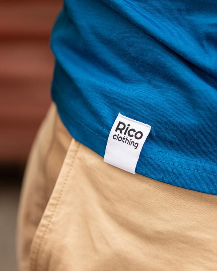 Unisex T-Shirt mit Label von Rico Clothing